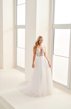 51727 Ein zauberhaftes Boho/Vintage Brautkleid im romantischen Design